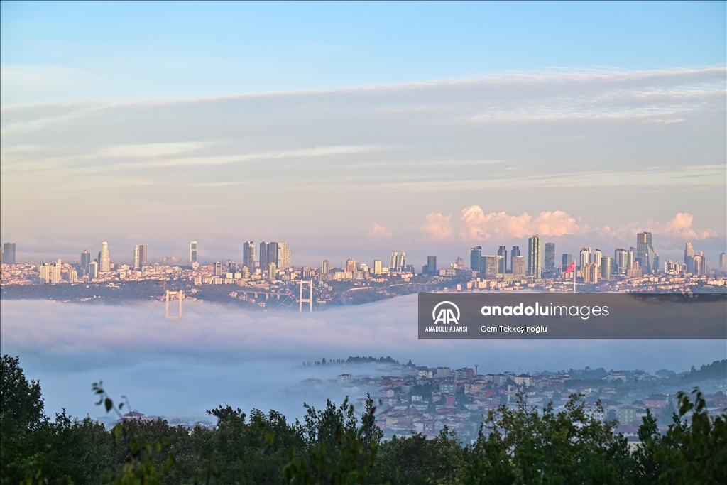 İstanbul'un bazı ilçelerinde sis etkili oldu