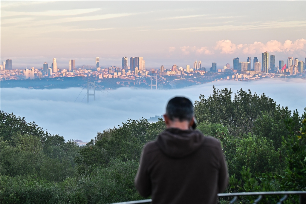 İstanbul'un bazı ilçelerinde sis etkili oldu