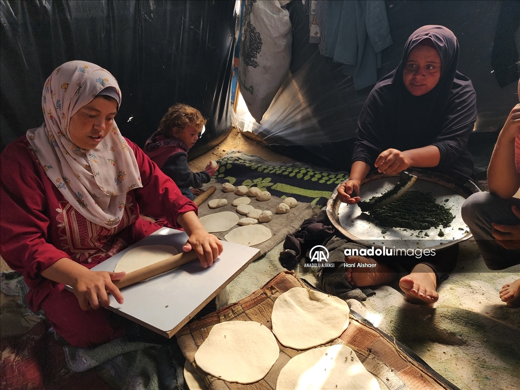 İsrail saldırıları altındaki Gazze'de halk yoksullukla mücadele ediyor