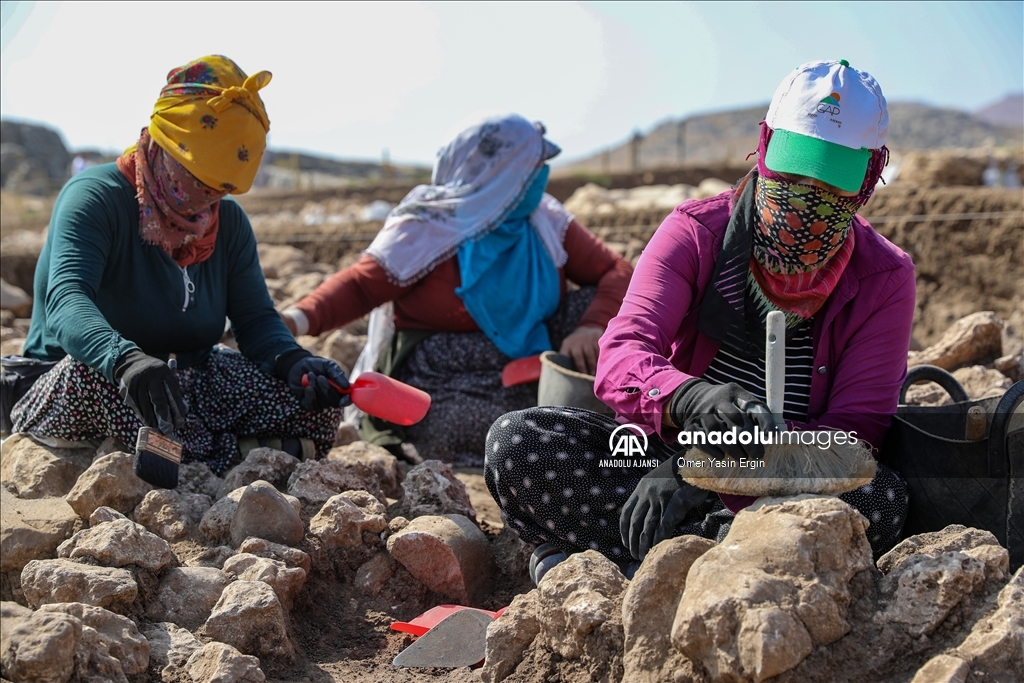 Mevsimlik tarım işçisi kadınlar "tarih işçisi" oldu