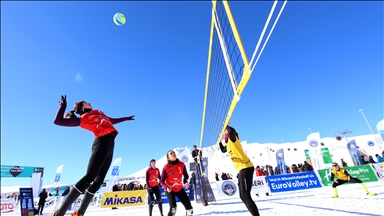 Erciyes Dağı futboldan tenise, bisikletten voleybola birçok spor branşının merkezi oldu