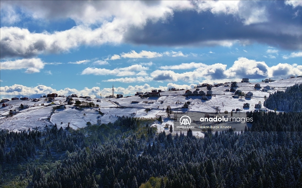 Trabzon'un yüksek kesimlerinde kar etkili oldu