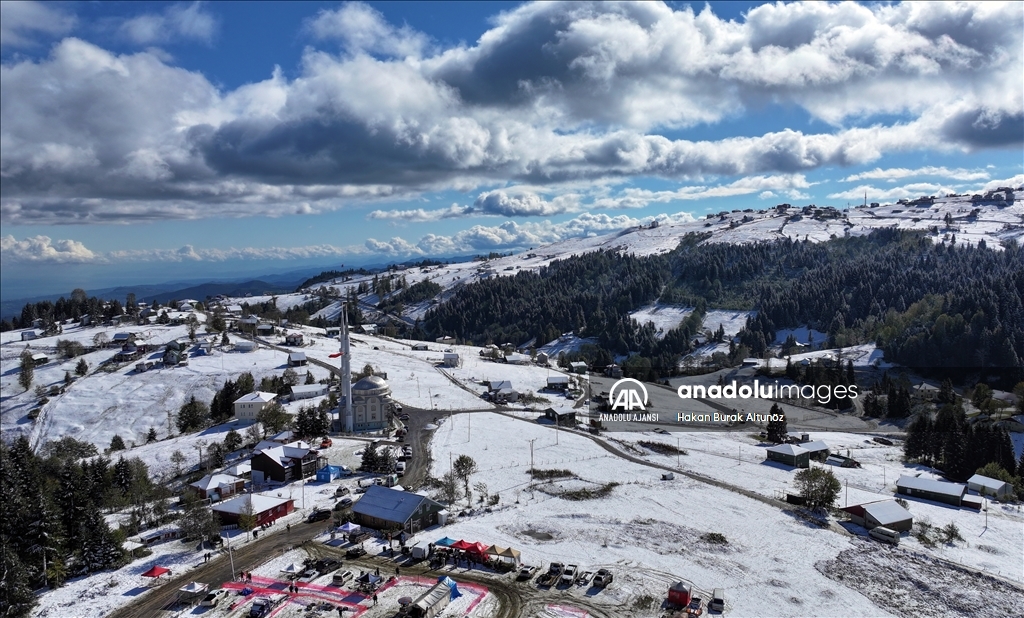 Trabzon'un yüksek kesimlerinde kar etkili oldu