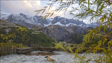 Tunceli'de 3 bin rakımlı zirvelere kar yağdı