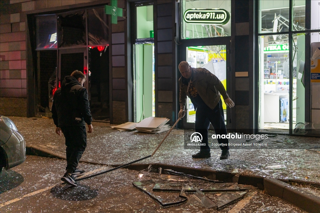 Rusya, Zaporijya'daki yerleşim birimlerine hava saldırısı düzenledi