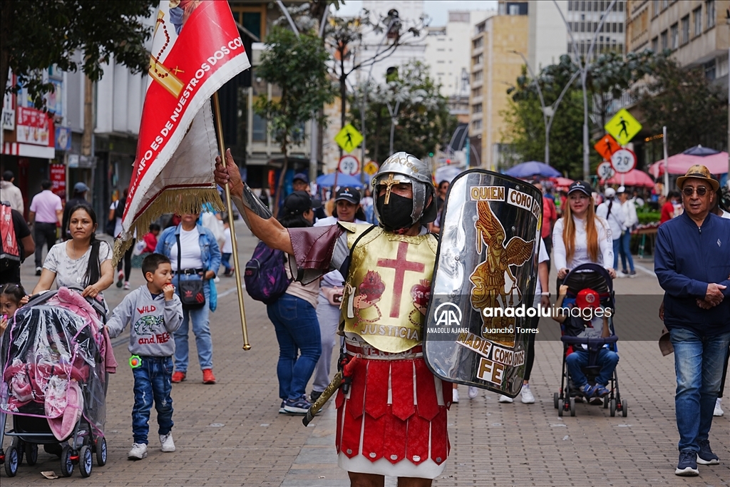 Bogota'da yüzlerce kişi çocuk hakları ve güvenliği için yürüdü