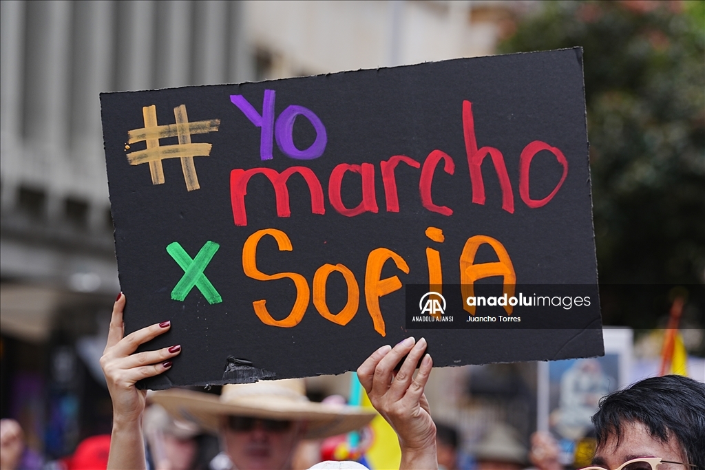 Bogota'da yüzlerce kişi çocuk hakları ve güvenliği için yürüdü