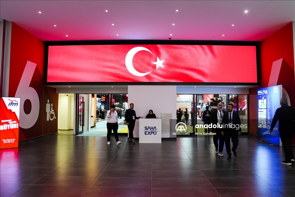 TUSAŞ'a yönelik terör saldırısının ardından SAHA EXPO alanı Türk bayraklarıyla donatıldı