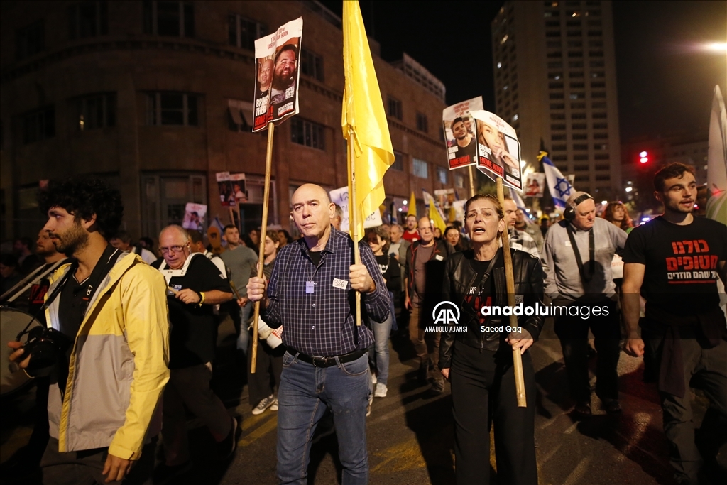 Gazze’de ateşkes ve esir takası anlaşması talebiyle Kudüs’te gösteri düzenlendi