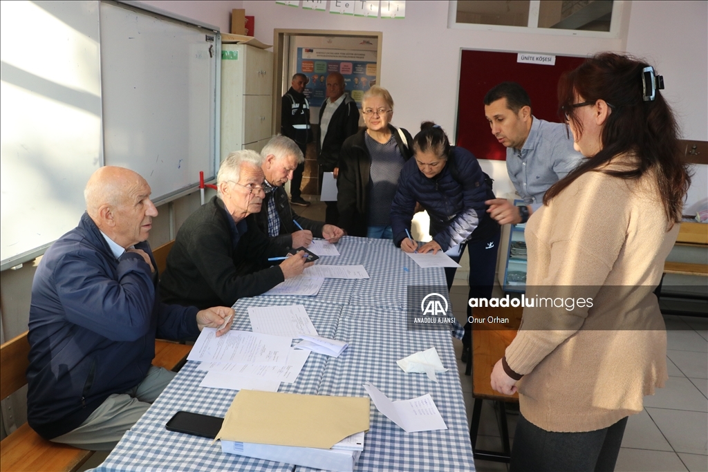 Sakarya'da yaşayan çifte vatandaşlar Bulgaristan'daki seçimler için oy kullanıyor