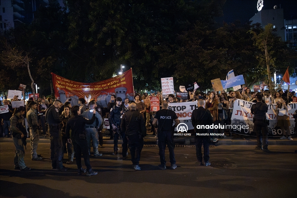 Gazze’de ateşkes ve saldırıların durması için Tel Aviv’de gösteri düzenlendi