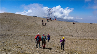 Turizme açılan Küçük Ağrı Dağı dağcıları ağırlıyor