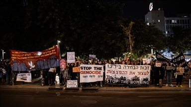 Gazze’de ateşkes ve saldırıların durması için Tel Aviv’de gösteri düzenlendi