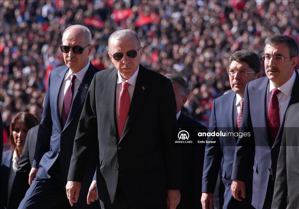 Cumhurbaşkanı Erdoğan başkanlığındaki devlet erkanı Anıtkabir'i ziyaret etti