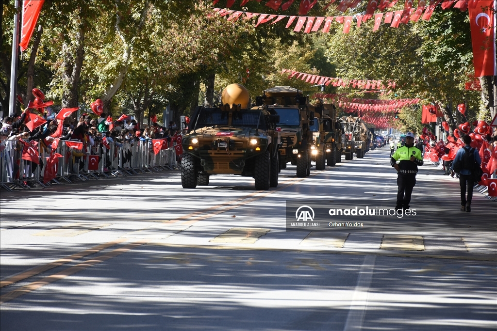 Malatya'da Cumhuriyet'in 101. yılı törenle kutlandı