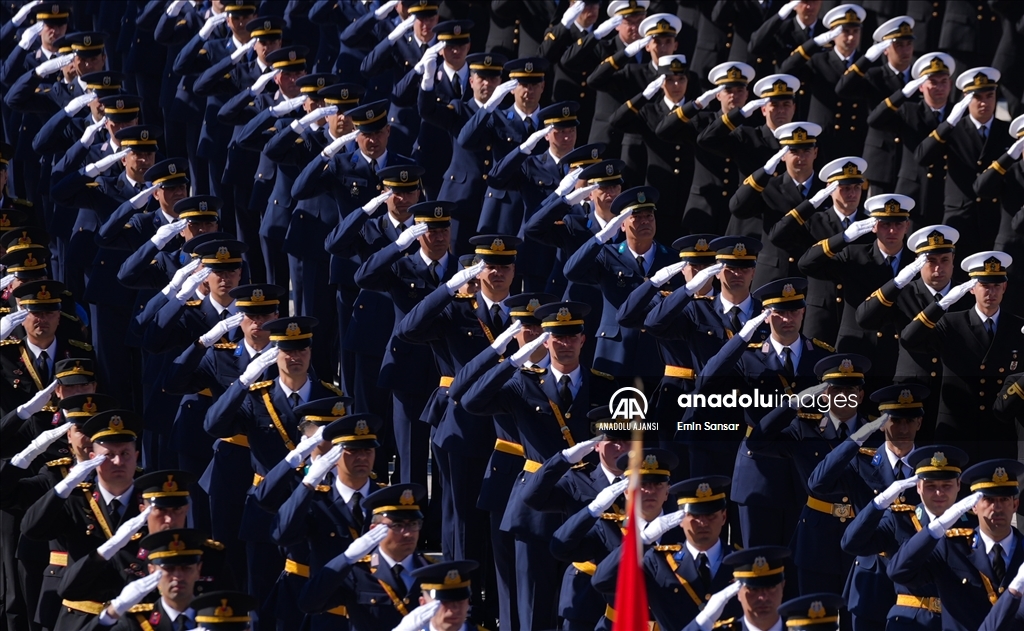 Cumhurbaşkanı Erdoğan başkanlığındaki devlet erkanı  Anıtkabir'i ziyaret etti