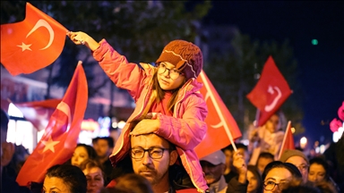 Yurtta Cumhuriyet'in 101. yılı 'fener alayları' ile kutlandı