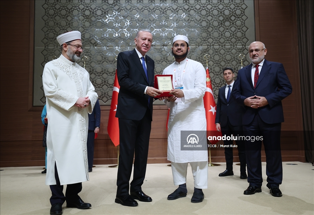 9. Uluslararası Hafızlık ve Kur'an-ı Kerim'i Güzel Okuma Yarışması Ödül Töreni