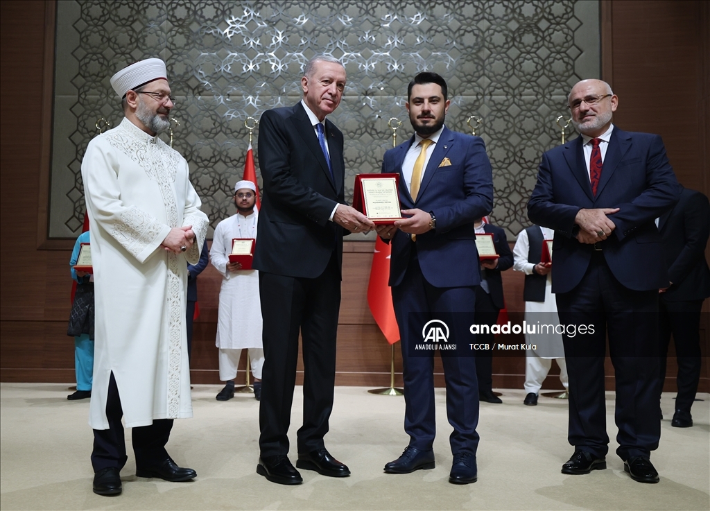 9. Uluslararası Hafızlık ve Kur'an-ı Kerim'i Güzel Okuma Yarışması Ödül Töreni