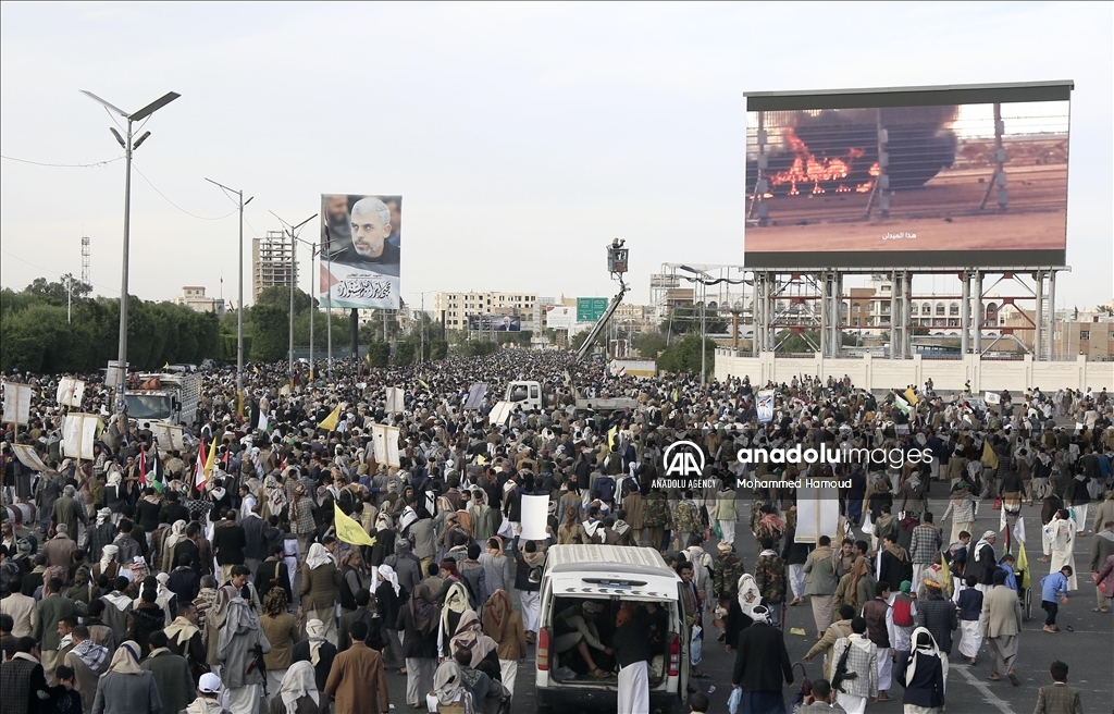 عشرات آلاف اليمنيين يتظاهرون تضامنا مع غزة ولبنان