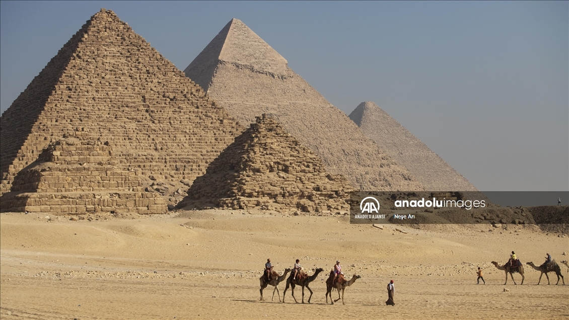 Mısır'da turistlerin çekim noktası: Giza piramitleri