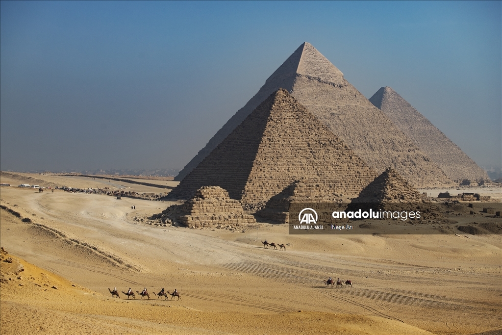 Mısır'da turistlerin çekim noktası: Giza piramitleri