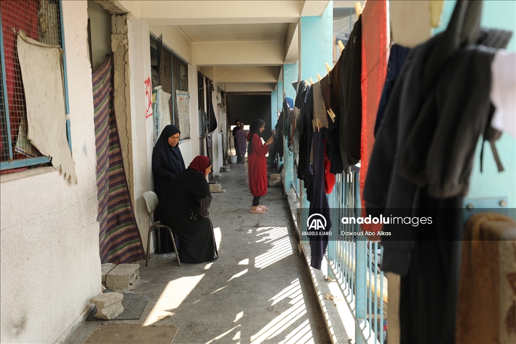 Gazze'de günlük yaşam İsrail saldırıları gölgesinde devam ediyor