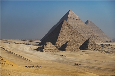 Mısır'da turistlerin çekim noktası: Giza piramitleri