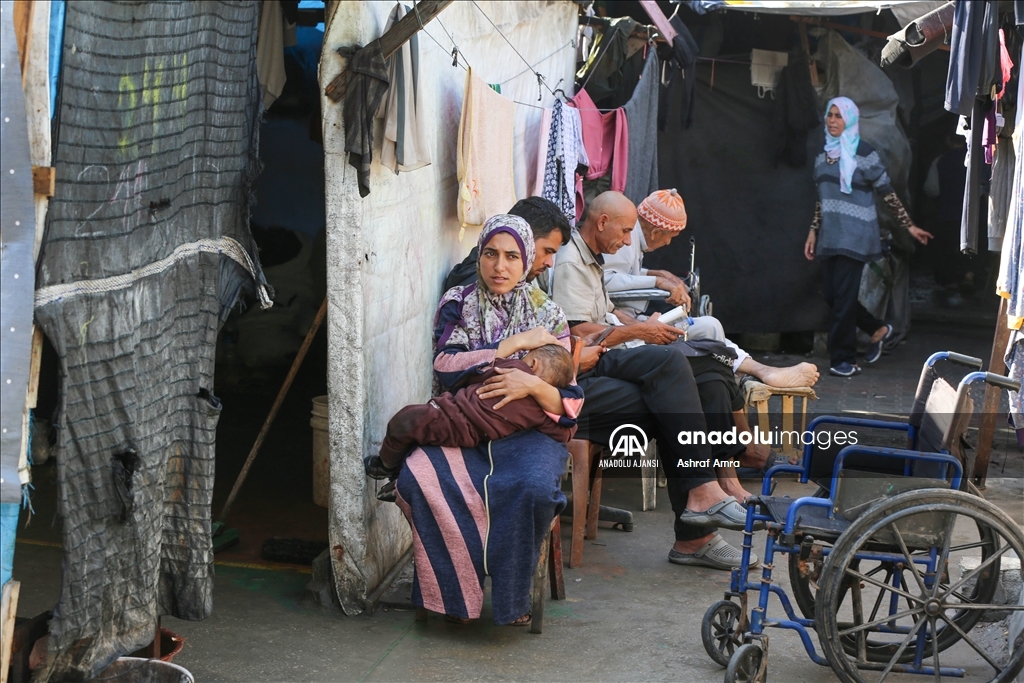 Gazze'de günlük yaşam İsrail saldırıları gölgesinde devam ediyor