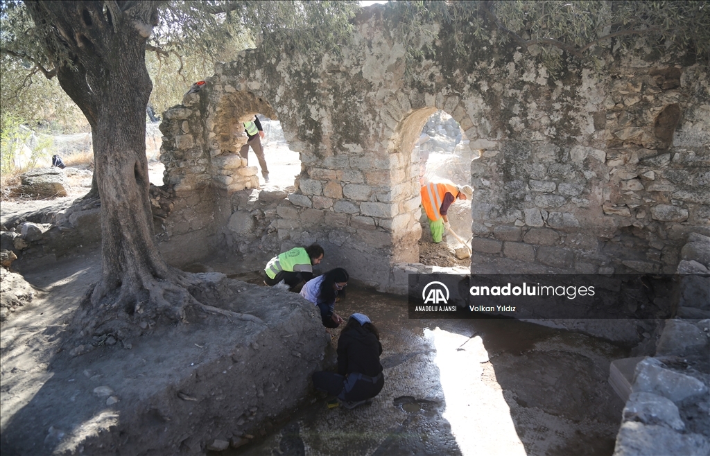 Herakleia Antik Kenti'nin Roma hamamı gün yüzüne çıkarılıyor