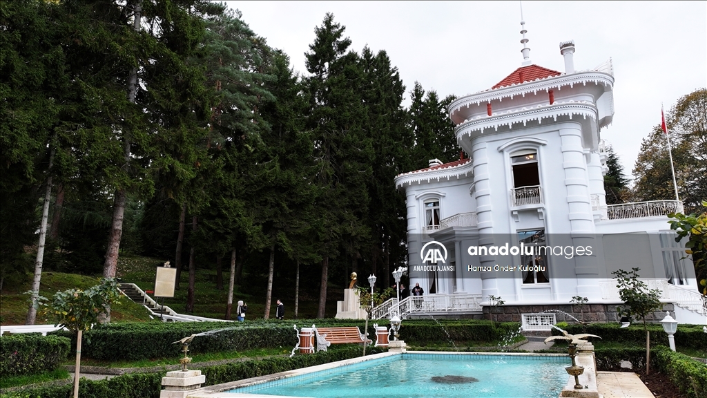 Trabzon'da Atatürk Köşkü'nde ziyaretçi yoğunluğu yaşanıyor
