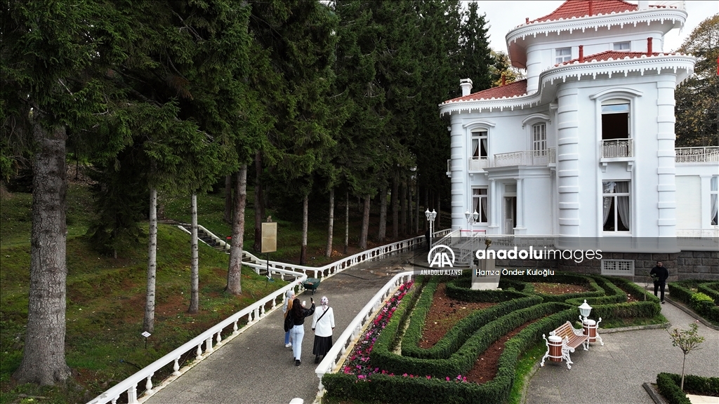 Trabzon'da Atatürk Köşkü'nde ziyaretçi yoğunluğu yaşanıyor