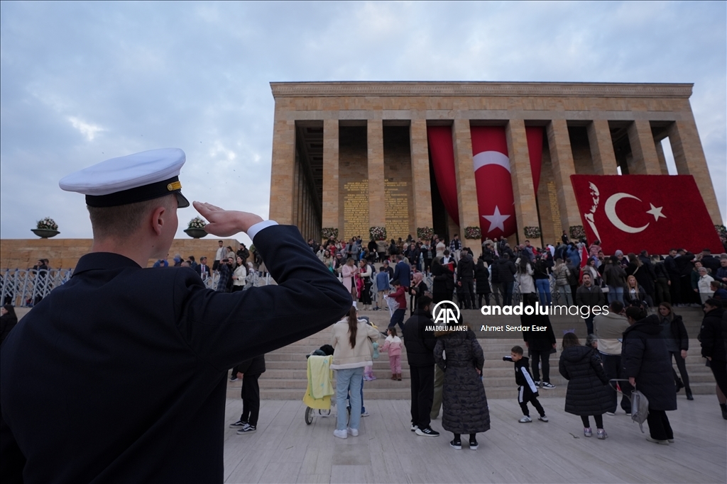 Büyük Önder Atatürk'ü anıyoruz