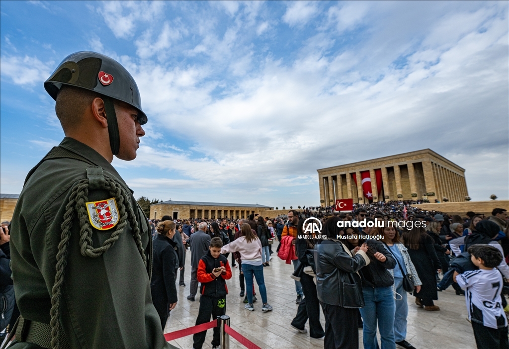 Büyük Önder Atatürk'ü anıyoruz