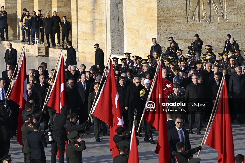 Ji bo Ataturk li Anitkabîrê merasima dewletê hat lidarxistin