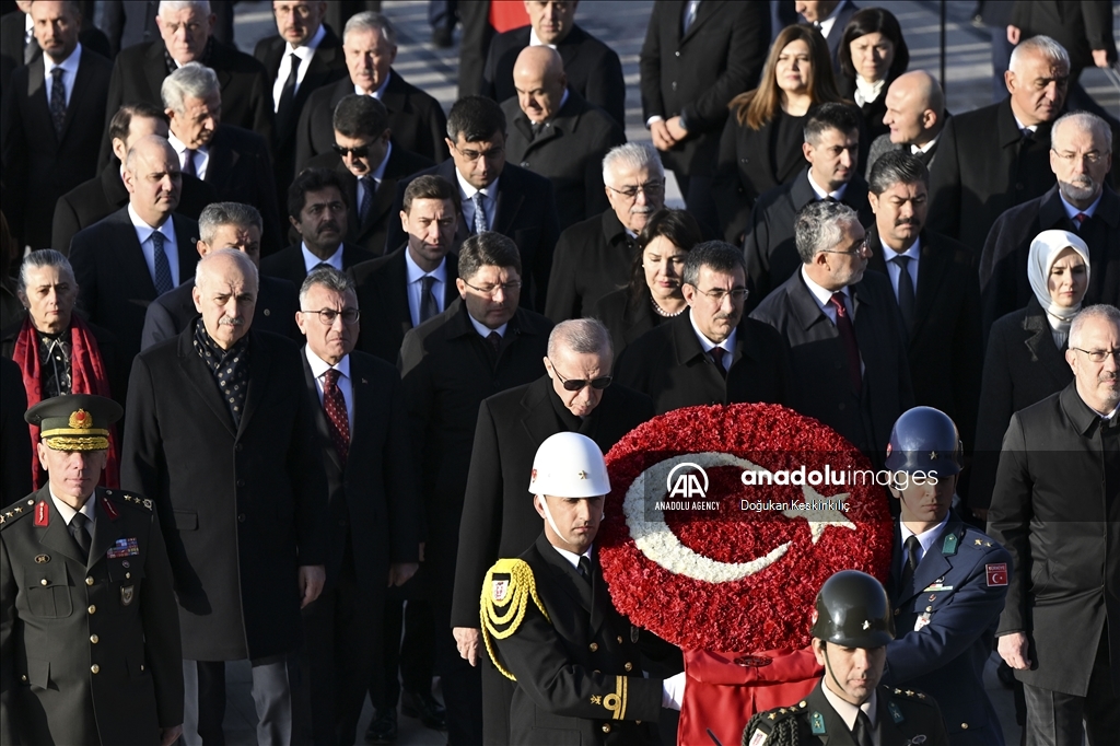 Ji bo Ataturk li Anitkabîrê merasima dewletê hat lidarxistin