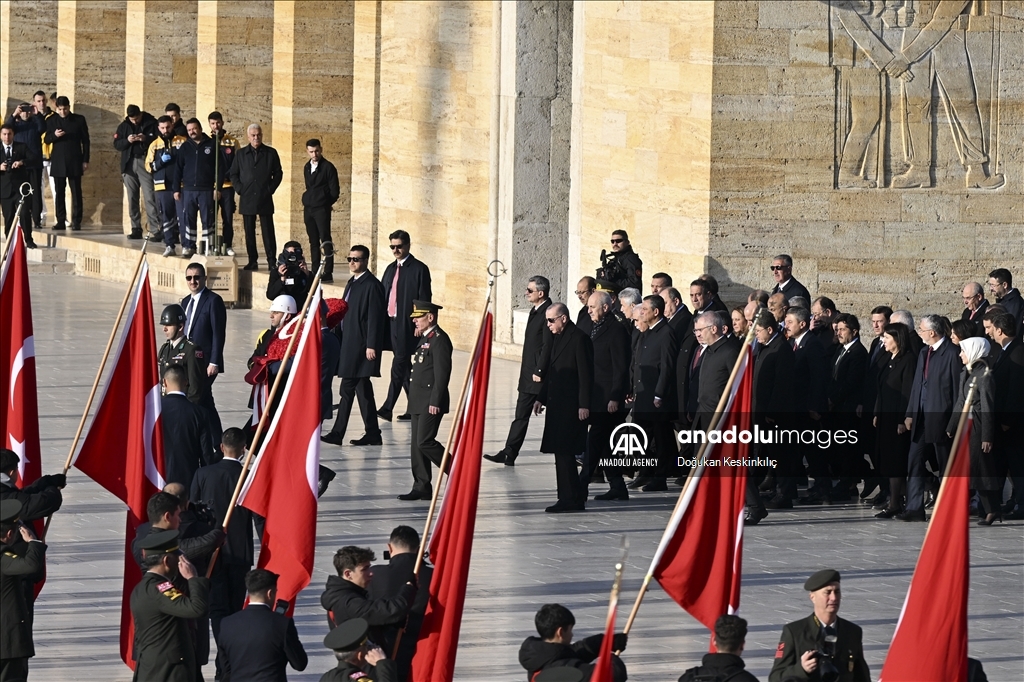 Ji bo Ataturk li Anitkabîrê merasima dewletê hat lidarxistin