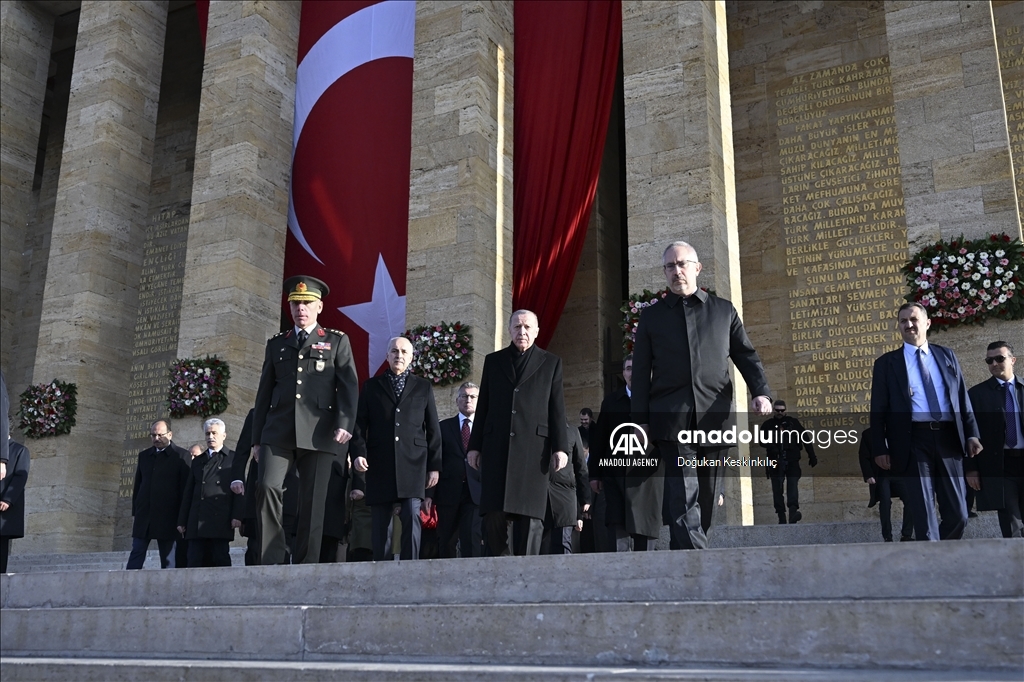 Ji bo Ataturk li Anitkabîrê merasima dewletê hat lidarxistin