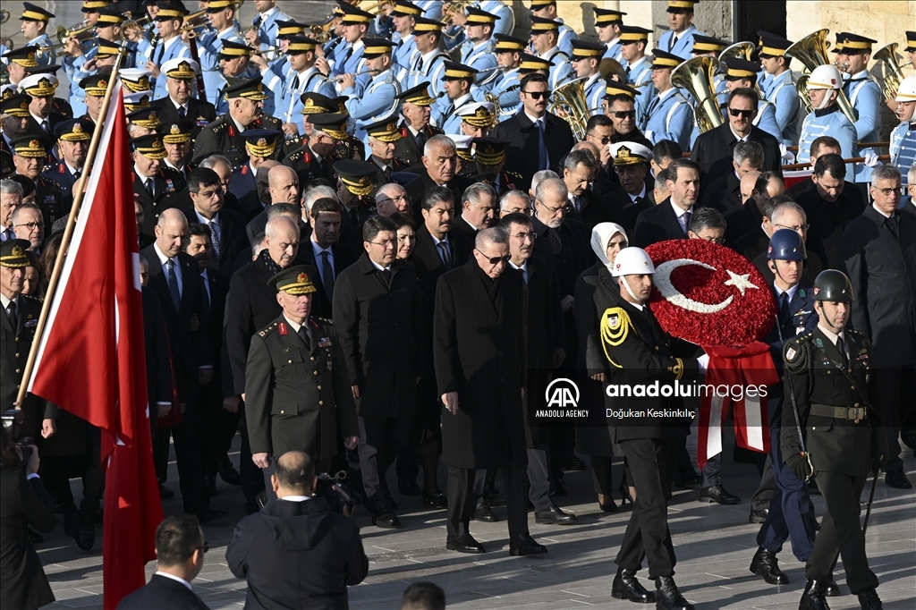 Ji bo Ataturk li Anitkabîrê merasima dewletê hat lidarxistin