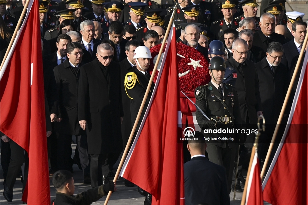 Ji bo Ataturk li Anitkabîrê merasima dewletê hat lidarxistin