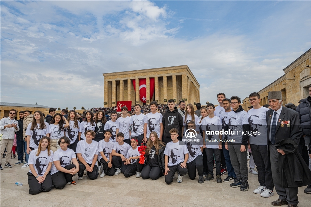 Büyük Önder Atatürk'ü anıyoruz