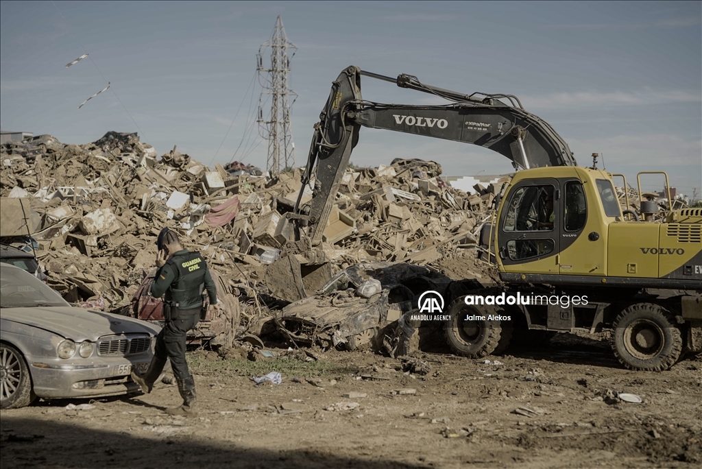 Destruction in Valencia after deadly floods