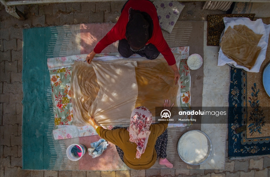 Mardin’de üzümler; pekmez, pestil ve cevizli sucuğa dönüştürülüyor