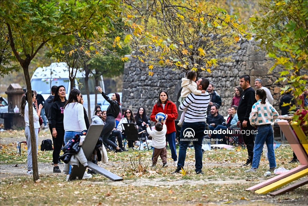 Adana'daki Belemedik Tabiat Parkı sonbahar renklerine büründü