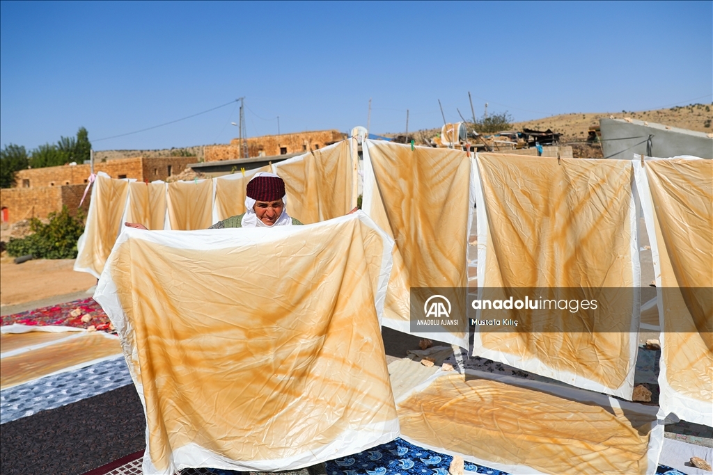 Mardin’de üzümler; pekmez, pestil ve cevizli sucuğa dönüştürülüyor
