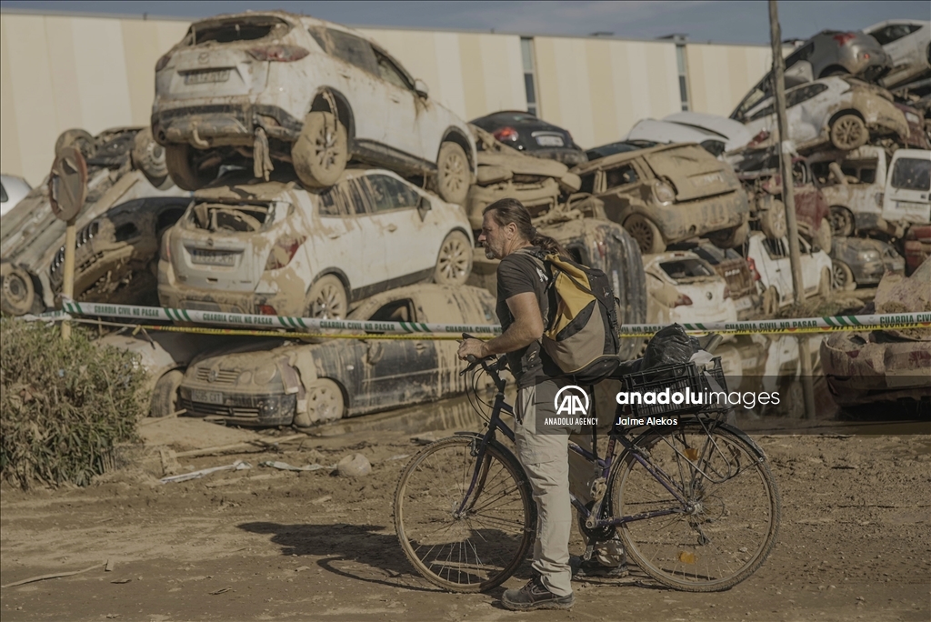 Destruction in Valencia after deadly floods