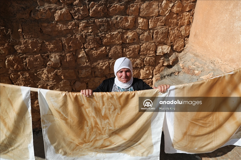 Mardin’de üzümler; pekmez, pestil ve cevizli sucuğa dönüştürülüyor