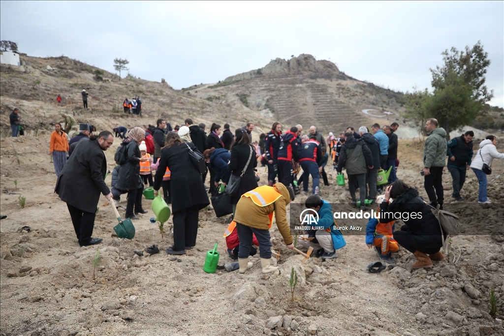 Çanakkale'de "Milli Ağaçlandırma Günü" dolayısıyla fidan dikimi yapıldı