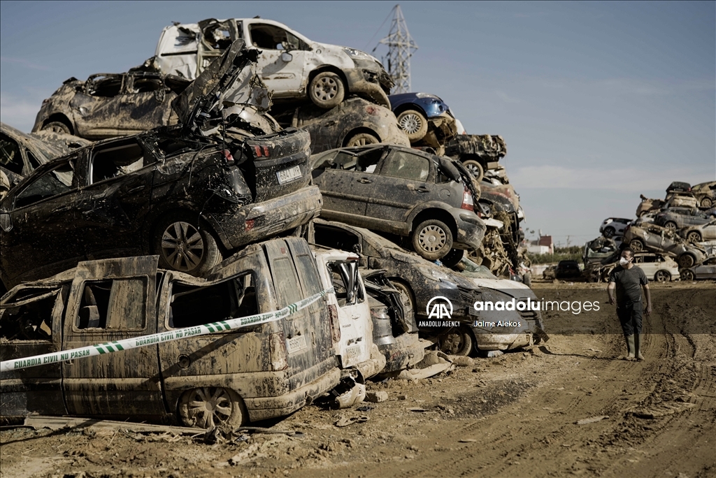 Destruction in Valencia after deadly floods