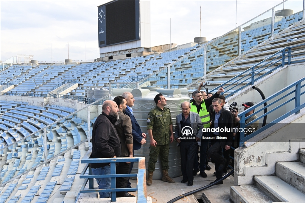 Lübnan'ın en büyük spor tesisi yerinden edilen Lübnanlılar için barınma kampına dönüştürüldü